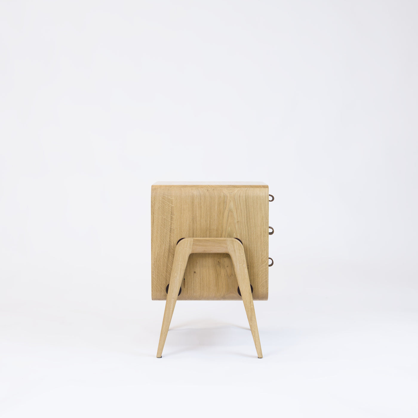 Low drawer unit nm31L. The main corpus is crafted from solid Norwegian oak, featuring 3 drawers with natural oak front.